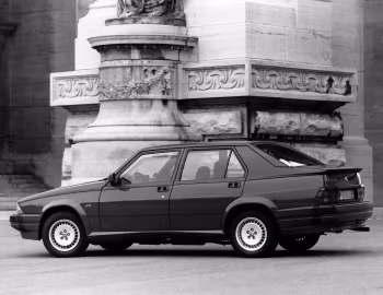 Alfa Romeo 75 3.0 V6 Quadrifoglio Verde (162B) '1990–91
