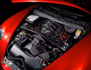 Sous la capuche Alfa Romeo 8C Spider [North America] '2008–11