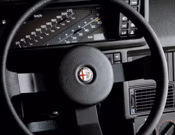 Tableau de bord Alfa Romeo 90 (162A) '1984–86