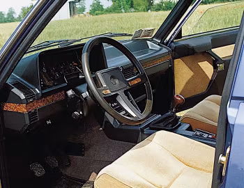 Intérieur Alfa Romeo Alfa 6 (119) '1979–83