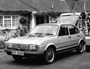 Alfa Romeo Alfasud Gold Cloverleaf [UK-spec] (901) '1982–83