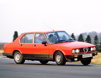 Alfa Romeo Alfetta Gold Cloverleaf [UK-spec] (116) '1983–84