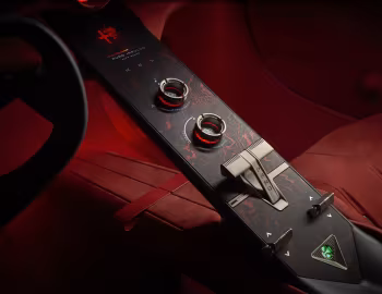 内饰 Alfa Romeo Cuorerosso '10.2026