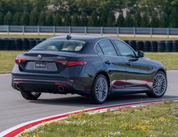 2017–19 Alfa Romeo Giulia Ti Lusso [North America] (952) '2017–19
