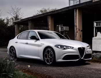 Alfa Romeo Giulia Competizione [UK-spec] (952) '2023