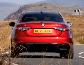 Alfa Romeo Giulia Intensa [UK-spec] (952) '2025