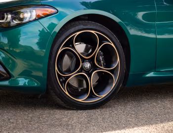 2025 Alfa Romeo Giulia Intensa [North America] (952) '2025
