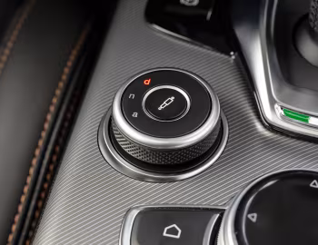 Intérieur 2025 Alfa Romeo Giulia Intensa [North America] (952) '2025