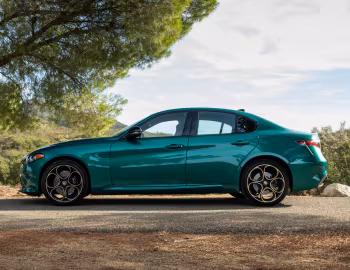 2025 Alfa Romeo Giulia Intensa [North America] (952) '2025