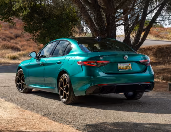 2025 Alfa Romeo Giulia Intensa [North America] (952) '2025