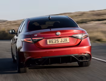 Alfa Romeo Giulia Intensa [UK-spec] (952) '2025