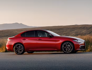 Alfa Romeo Giulia Intensa [UK-spec] (952) '2025