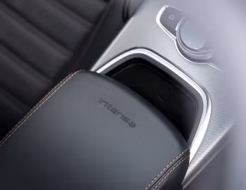 Intérieur Alfa Romeo Giulia Intensa [UK-spec] (952) '2025
