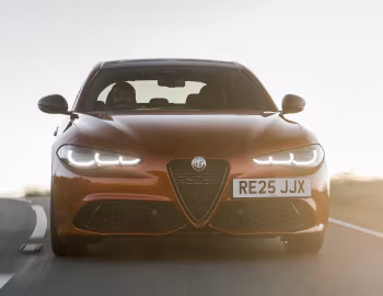 Alfa Romeo Giulia Intensa [UK-spec] (952) '2025