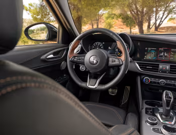 Panneau avant 2025 Alfa Romeo Giulia Intensa [North America] (952) '2025