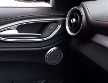 Intérieur Alfa Romeo Giulia Intensa [UK-spec] (952) '2025