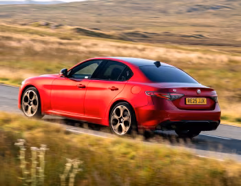 Alfa Romeo Giulia Intensa [UK-spec] (952) '2025