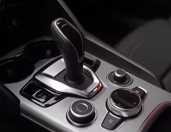 Intérieur Alfa Romeo Giulia Intensa [Worldwide] (952) '2025