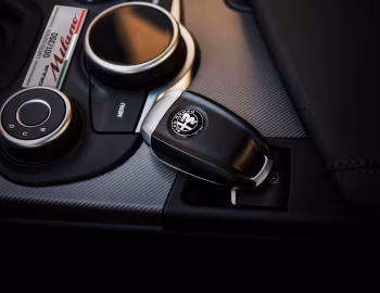 Intérieur Alfa Romeo Giulia "Milano" [China] (952) '2017