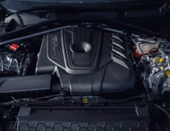 Під капотом Alfa Romeo Giulia Q2 [UK-spec] (952) '2016–н.ч.