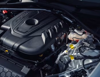 Sous la capuche Alfa Romeo Giulia Q2 [UK-spec] (952) '2016–pr.