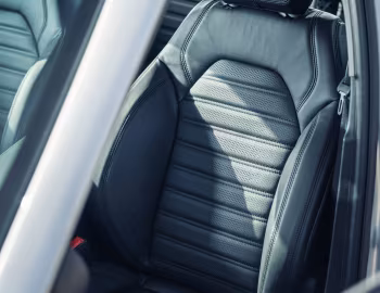 Інтер'єр Alfa Romeo Giulia Q2 [UK-spec] (952) '2016–н.ч.
