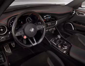 Intérieur 2017–21 Alfa Romeo Giulia Quadrifoglio [North America] (952) '2016–21