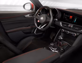 Intérieur 2017–21 Alfa Romeo Giulia Quadrifoglio [North America] (952) '2016–21