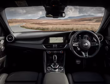 Panneau avant Alfa Romeo Giulia Quadrifoglio [UK-spec] (952) '2023–25