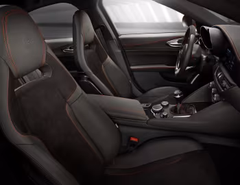 Intérieur 2017–21 Alfa Romeo Giulia Quadrifoglio [North America] (952) '2016–21