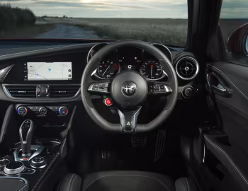 Panneau avant Alfa Romeo Giulia Quadrifoglio [UK-spec] (952) '2020–23