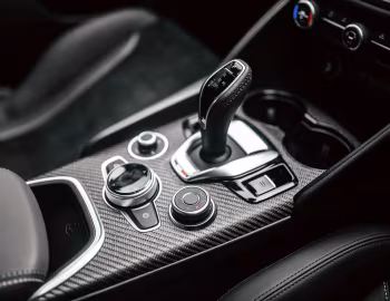 Intérieur Alfa Romeo Giulia Quadrifoglio [Japan] (952) '2023–25
