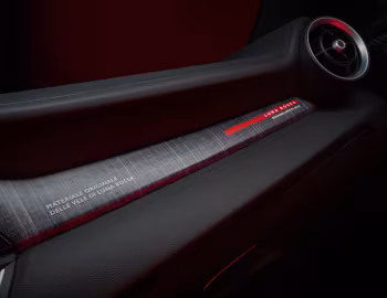 Intérieur Alfa Romeo Giulia Quadrifoglio Luna Rossa (952) '2026