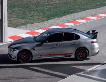 Alfa Romeo Giulia Quadrifoglio Luna Rossa (952) '2026