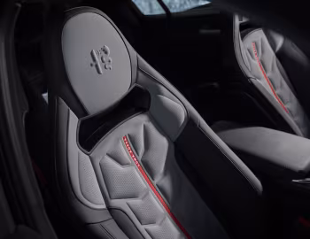 Intérieur Alfa Romeo Giulia Quadrifoglio Luna Rossa (952) '2026