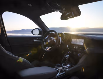 Intérieur 2019–21 Alfa Romeo Giulia Quadrifoglio Nero Edizione [North America] (952) '2018–21