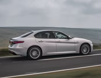 Alfa Romeo Giulia Sprint [UK-spec] (952) '2020–22