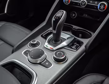 Intérieur Alfa Romeo Giulia Sprint [UK-spec] (952) '2020–22
