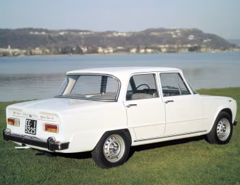 Alfa Romeo Giulia Super 1.6 (105.26) '1972–74
