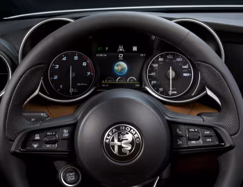 Tableau de bord 2020–21 Alfa Romeo Giulia Ti Sport Q4 Nero Edizione [North America] (952) '2019–21