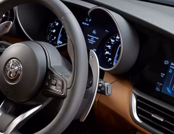 Intérieur 2020–21 Alfa Romeo Giulia Ti Sport Q4 Nero Edizione [North America] (952) '2019–21