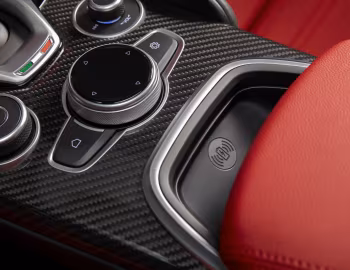 Intérieur 2020–21 Alfa Romeo Giulia Ti Sport Q4 Carbon [North America] (952) '2019–21