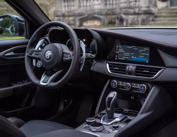 Intérieur Alfa Romeo Giulia Tributo Italiano [Worldwide] (952) '2024