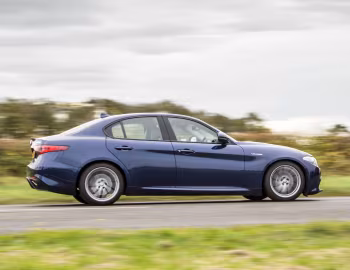 Alfa Romeo Giulia Veloce [UK-spec] (952) '2017–19