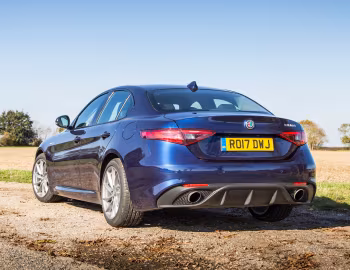Alfa Romeo Giulia Veloce [UK-spec] (952) '2017–19