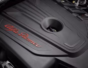 Sous la capuche Alfa Romeo Giulia Veloce [Worldwide] (952) '2023–pr.
