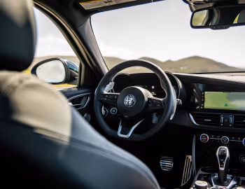 Interior 2024–pr. Alfa Romeo Giulia Veloce [North America] (952) '2023–pr.