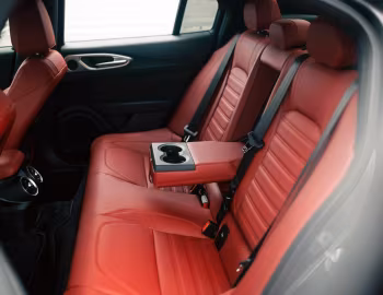 Intérieur Alfa Romeo Giulia Veloce [Japan] (952) '2023–pr.