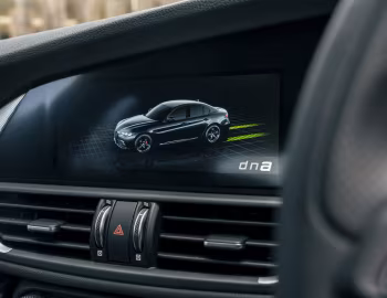 Intérieur Alfa Romeo Giulia Veloce [UK-spec] (952) '2023–pr.