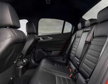 Intérieur Alfa Romeo Giulia Veloce [UK-spec] (952) '2023–pr.